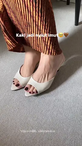 Kaki kelihatan kecil imut. Thank you @ZODE 🤎 #heels #heelskondangan #outfitkondangan #racuntiktok 