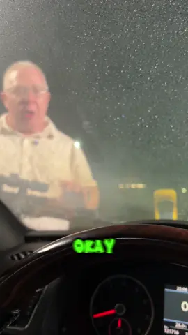 Super powerful oil film cleaner, a must-have for car enthusiasts😍#car #oilremoval #watermarktutorial #carclaning #foryou #fyp #nowatermark #fy #oilfilmcleaner #carcleaning #glasscleaning