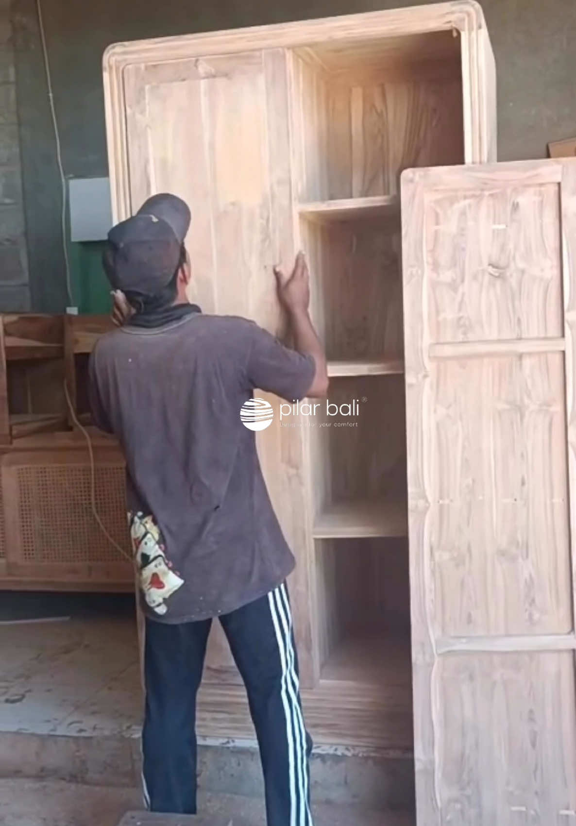 Check before finishing,,, . . #Pilarbali #pilarbalifurniture #furniturebali #furnituredesign #teakwood #interiordesign #furniturereccomended #furniturebali #balifurniture #homeliving #ubud #bali #pilarbaliproduction 