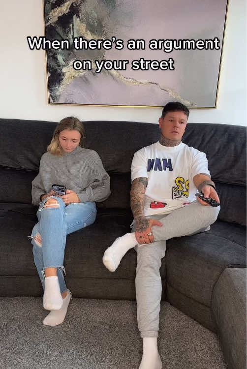 When there’s an argument on your street 😂😂#funny #funnyvideos #funnytiktok #tiktok #foryour #fyp #fypシ #haha #usa🇺🇸 