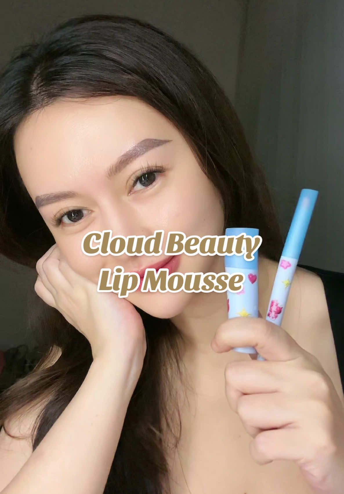 Is this what you call ‘bangketa’ makeup? Sorry, but im a @CloudBeauty fan especially this lip mousse! Ever since I first used it, I’ve been obsessed 🥰🫦 #cloudbeauty #cloudbeautylipmousse #gradientlips  