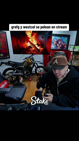grefg y westcol pelean en stream por el casco #westcol #twitchwestcol #westcoltiktoker #colombia #mafer_rox #nocopy #Viral #fyp #parati #funny
