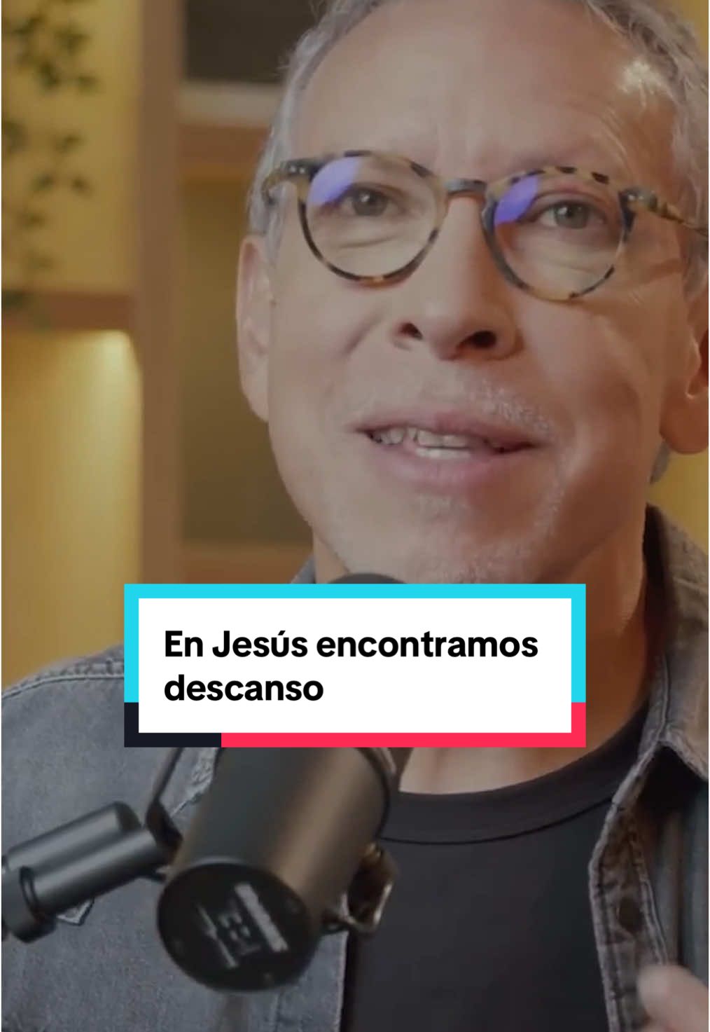 ¡Danos alegría en proporción a nuestro sufrimiento anterior! Compensa los años malos con bien. Permite que tus siervos te veamos obrar otra vez, que nuestros hijos vean tu gloria. Y que el Señor nuestro Dios nos dé su aprobación y haga que nuestros esfuerzos prosperen. Sí, ¡haz que nuestros esfuerzos prosperen! Salmos 90:15-17 #marcobarrientos #cristianostiktok #músicacristiana #feyesperanza #inspiracióncristiana #Cristoentiktok #musicaqueedifica #cristianosunidos