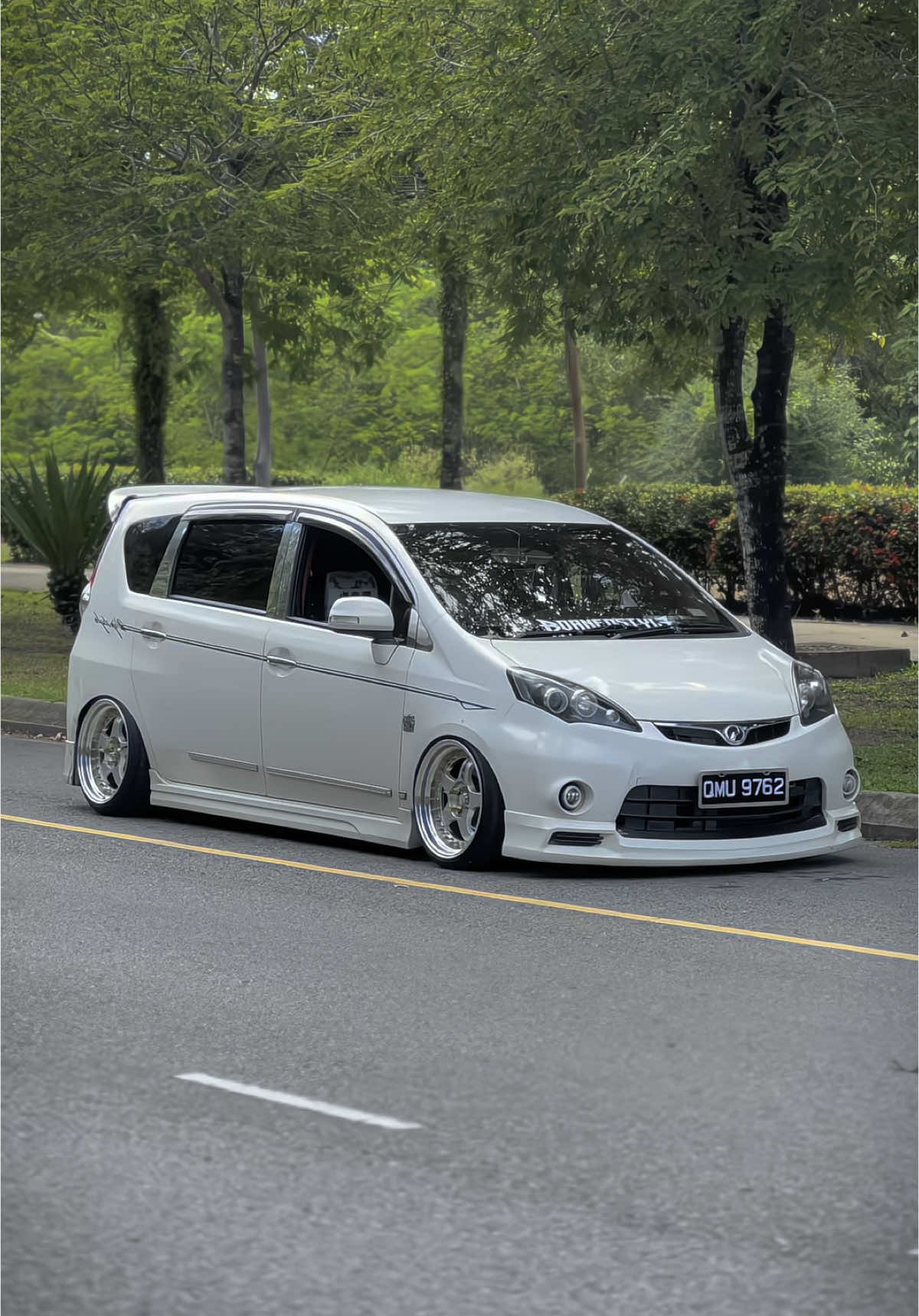 izin lalu kejap 💃🏻 #alza #bombastic❌️stance #borneostyle #airsuspension #static_club #xavstyle 