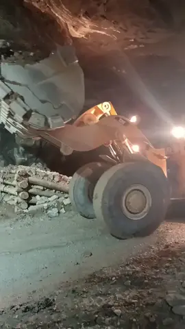 #mineriasubterranea#scoopr1600g#cat#mantenimientomecánico 