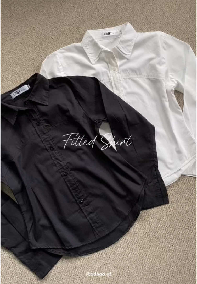 minimal punya satu kemeja ini sih🫵🏻 #kemejabasic #fittedshirt #kemejawanita #kemejafitbody #foryou 