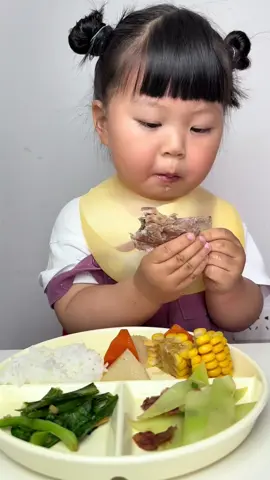 Mukbang với con nhé #viabexinhyeu #embedethuong♥️ #embemukbang 