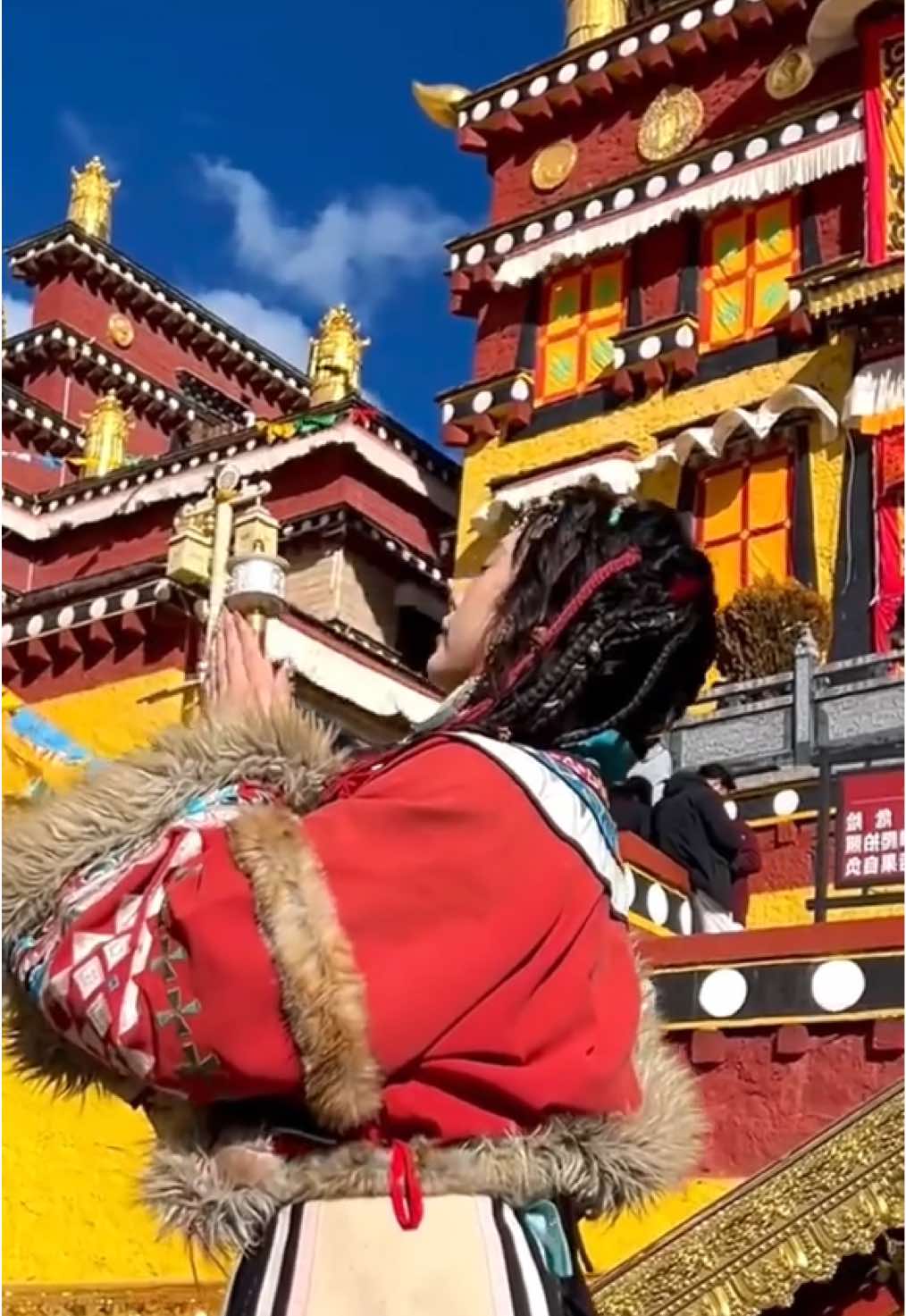 Tưởng là Tây Tạng… ai ngờ là  Shangrila 🥰   Tu Viện Songzanlin - Đẹp như bức tranh thuỷ mặc, linh thiêng, yên bình  #shangrila #songzanlin #Legiang2025 #tourtrungquoc #dulichtamlinh