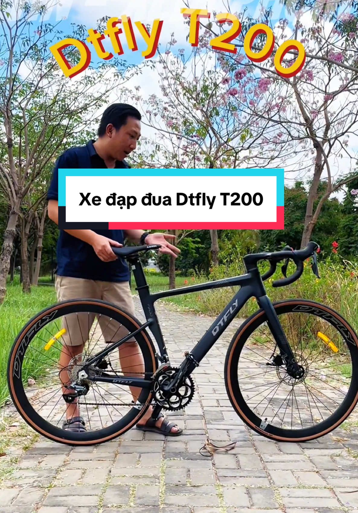 Xe Đạp Dtfly T200 Quá Nét / Tốt nhất phân khúc 10-12🍠  + Khung: Hợp kim nhôm 6061 k mối hàn (trục BOOST 100mm- 142mm) + Size: 700*49 + Phuộc: nhôm đúc k mối hàn + Phanh: đĩa cơ Heo dầu IPRO + Tay đề số: Shimano CLARIS 2*8 R-2000 + Gạt đĩa: Shimano CLARIS 2S + Củ đề: Shimano CLARIS 8S - Đi Siêu lướt - BH 12 Tháng Ib để thêm Thông  xem thêm ở đây  👉  https://xedaphcm.cuahang.me 👈 Lh 0 3 8 9 2 1 5 3 7 9 & 077 996 3987  #xedapvn #bike #xedaphn #xedap #bicycle #xedapsaigon #xedapthethao #satako #dtfly #bycicle #video #xedaphcm 