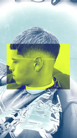 Cuando el talento se sienta en mi silla, el resultado no falla!!💈⚡️🙌🏻  Asicalando a la nueva promesa del callao!! Mi neto @Franco Danós 🩸🎙️ #barber #barbergang #callaogang #3delamañana #francodanos #louisproducer #callaocentro 