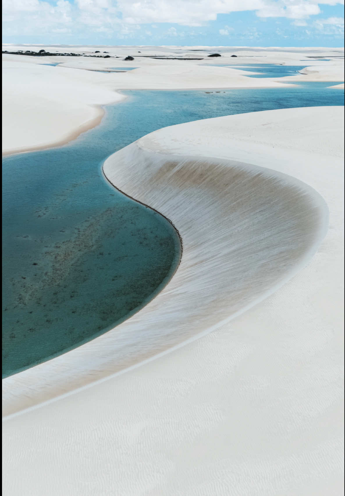Lençóis Maranhenses 🌊🇧🇷 #brazil #lencoismaranhenses #lencois #maranhense #brasil #backpackers #nature #whitesand #beach #travel #worldnature #phenomenon #drone #dronevideo #droneshot #dji 