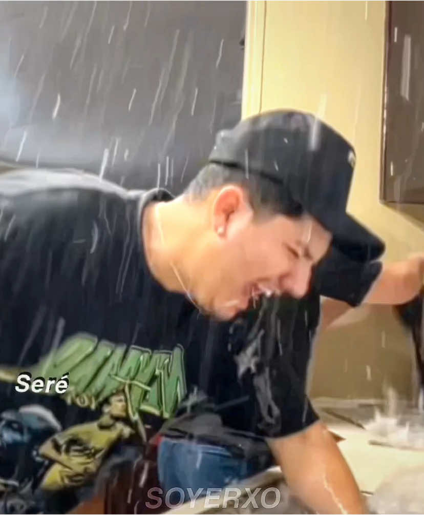 #dishestrend || bro I like this trend them splashing water everywhere and all we do is scroll and they clean it up 😭😭😭😭 || #spanish #spanishtiktok #fyp #xyzbca #foryoupage #foryou #vspedits #blowthisup #tiktok #trending 