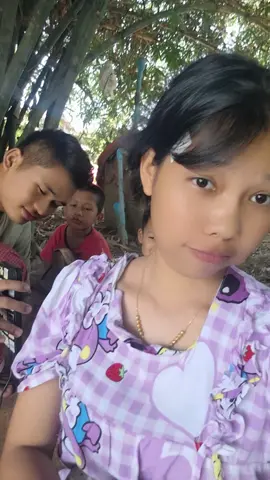 ဦးလေးနဲ့ တူ တူမတွေ 🤣🤣