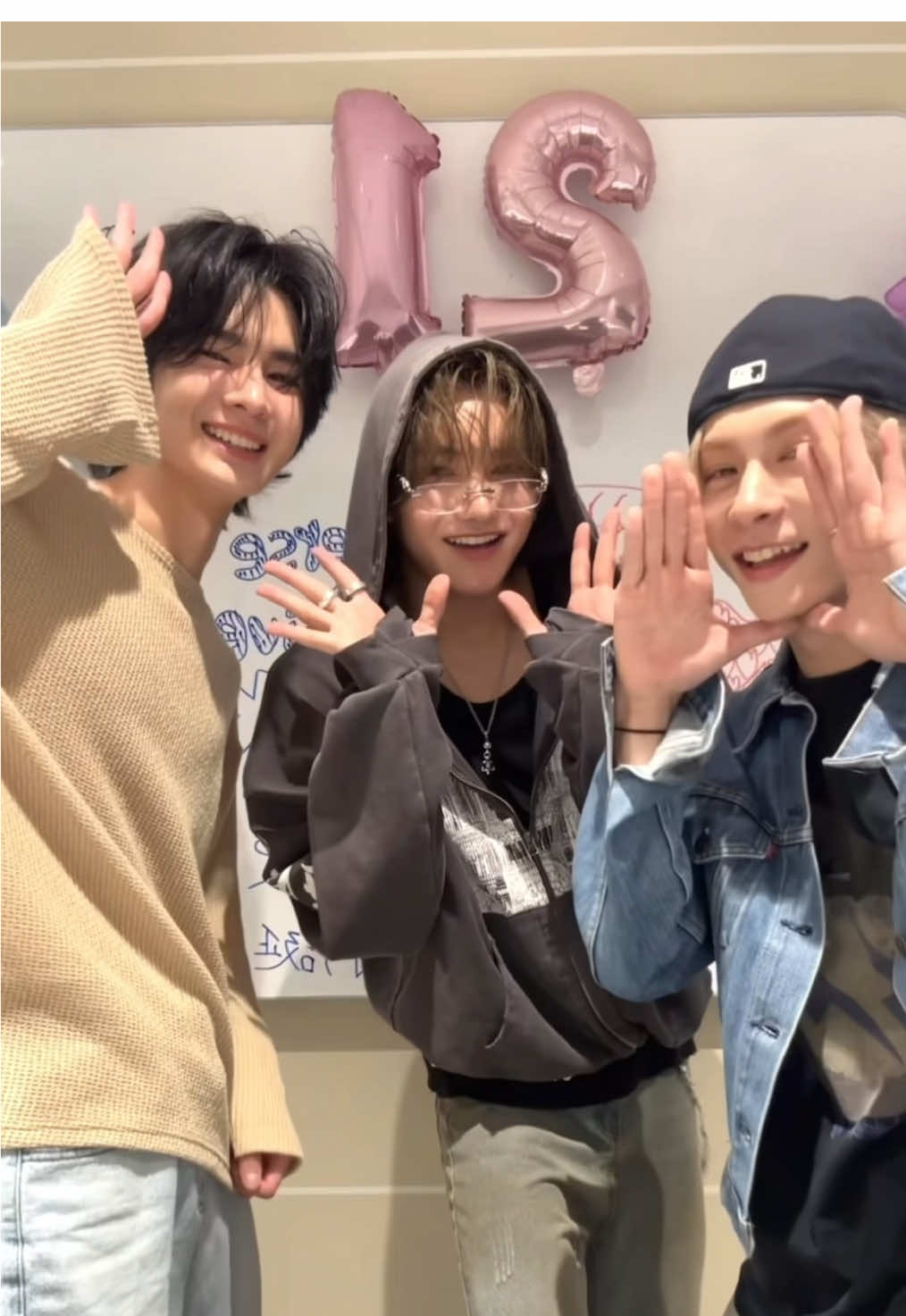 GAKU HBDライブ終了後に実際に撮ってみました🐻🦢🐬 #aoen #アオエン #aoring #琉楓 #RUKA #雅久 #GAKU #ハク #HAKU #0425_GAKU_DAY