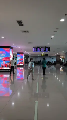 mentahan jalan-jalan di bandara internasional I Gusti Ngurah Rai Bali aktifitas sehari-hari menuju gate pesawat #jelajahbali #tiktoktravel #mentahanstory #mentahankata #mentahanprank #mentahanstorywa #mentahanvideo #mentahanjalanjalan #mentahan 