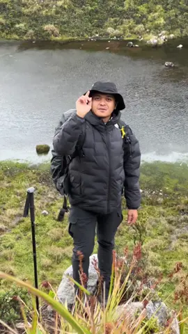 Mt. Apo Crater in 3 seconds! 😉 Book now with @Mikeventures and travel with me! 😉🫶🏼 #Hiking #mtapo #mountaineering #Outdoors #mountainsview #travelcoordinatorlife 