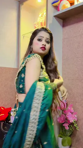 Jahiya lajau😁🤣 makeup by: @Dipika Upadhyay you are just Ooosm loving lady….👰🏻‍♀️ lots of love n respect ❤️🙏 #foryou #nivayadav88 #villagers #parentslove 