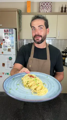 Spaghetti Aglio e Olio | Simplicity at Its Best Aglio e Olio is proof that you don’t need many ingredients to create a masterpiece. Garlic, olive oil, parsley, and a touch of pasta water — that’s it. Simple, quick, and full of flavour — true Neapolitan soul in every bite. Ingredients (serves 2): 	•	220g spaghetti 	•	3 garlic cloves, roughly diced 	•	1 chilli (optional) 	•	Fresh parsley 	•	Extra virgin olive oil 	•	Salt to taste 	•	Pasta cooking water (to emulsify the sauce) Quick, humble, and perfect every time. #cookingwithtucci #aglioeolio #spaghettirecipes #italiandinner #easyitalianrecipes #italianpasta #homecooking #italiankitchen #garliclovers