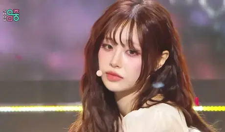 visuals #archiveloona #이달의소녀 #loonatheworld #chuu 