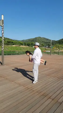 Our cute queen with her father#1million #viral #enjoylife #foryou @Touseef🦁ŜÌFÊ🦁(세피)🇰🇷🇰🇷 