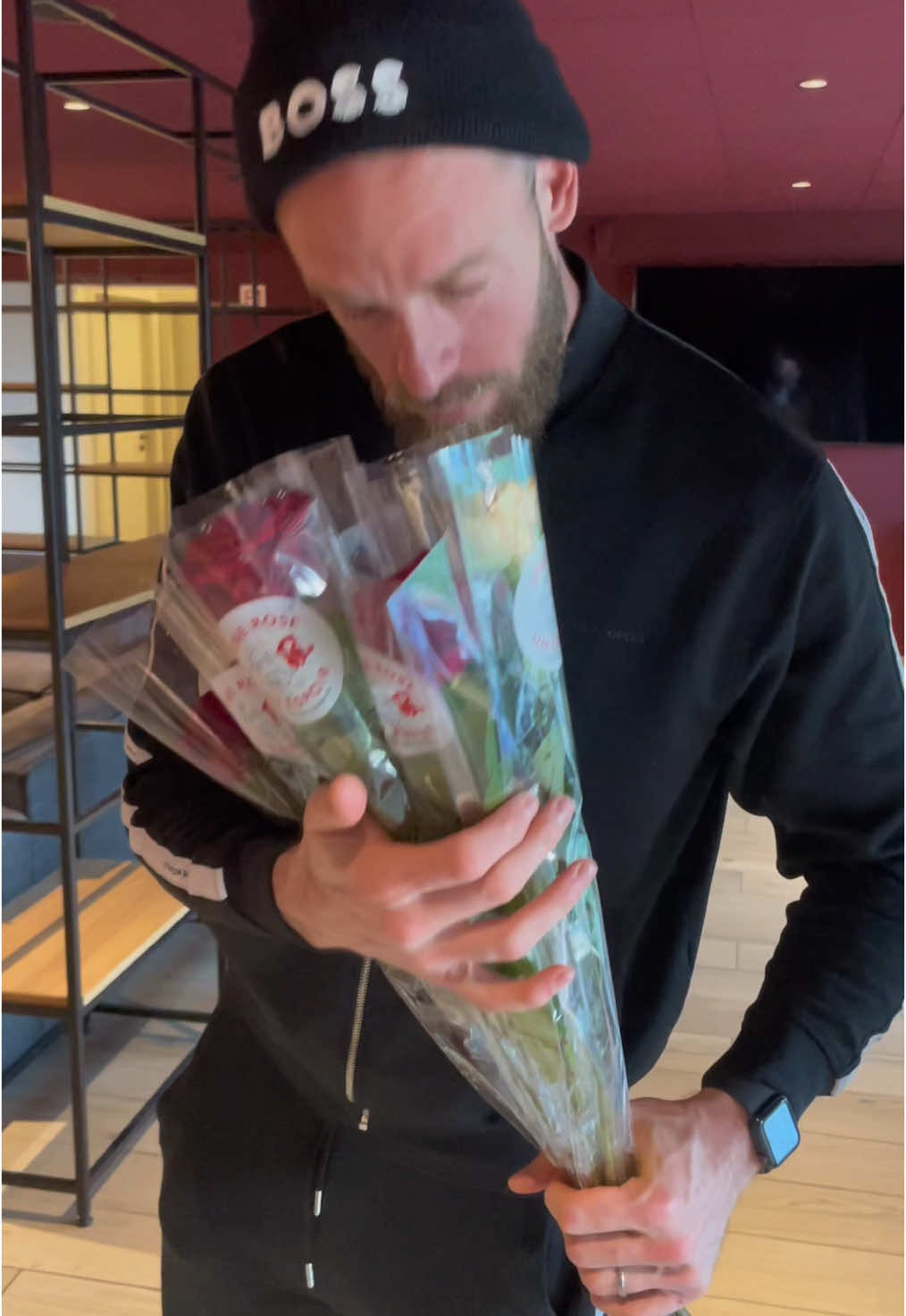 Nos Grenats mobilisés pour la 𝗹𝘂𝘁𝘁𝗲 𝗰𝗼𝗻𝘁𝗿𝗲 𝗹𝗲 𝗰𝗮𝗻𝗰𝗲𝗿 ✊ 🌹 Et vous, vous l'offrirez à qui votre 𝗿𝗼𝘀𝗲 ? #pourtoi #foryou #fyp #ligue2 #luttecontrelecancer #uneroseunespoir #footballtiktok #sportstiktok #fcmetz #dzair #galsen 