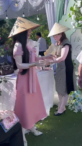 Ý là mắt to rồi á mà Cười cái muốn hết thấy mặt trời🤣🤣