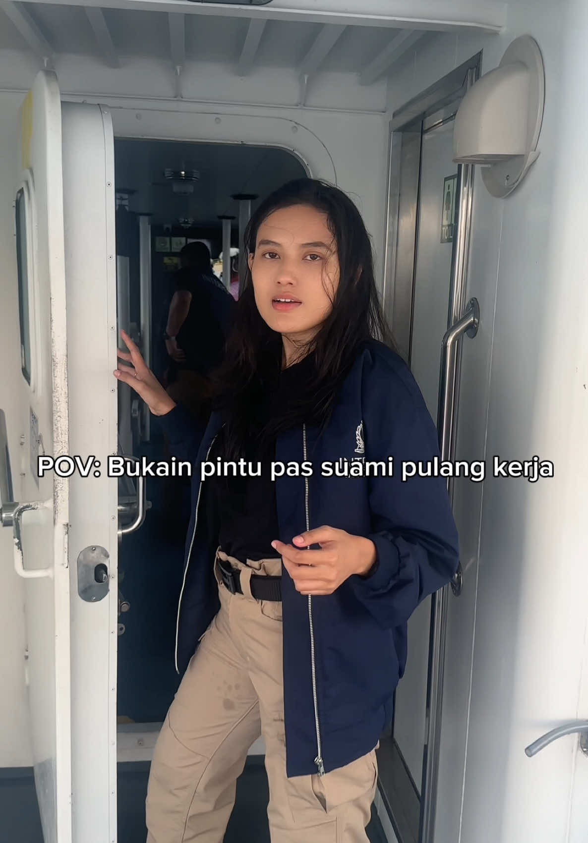 😄😄  . . #polwan #polisi #polisiindonesia #pov #viral #fyp #fypage #interpol #stecu 