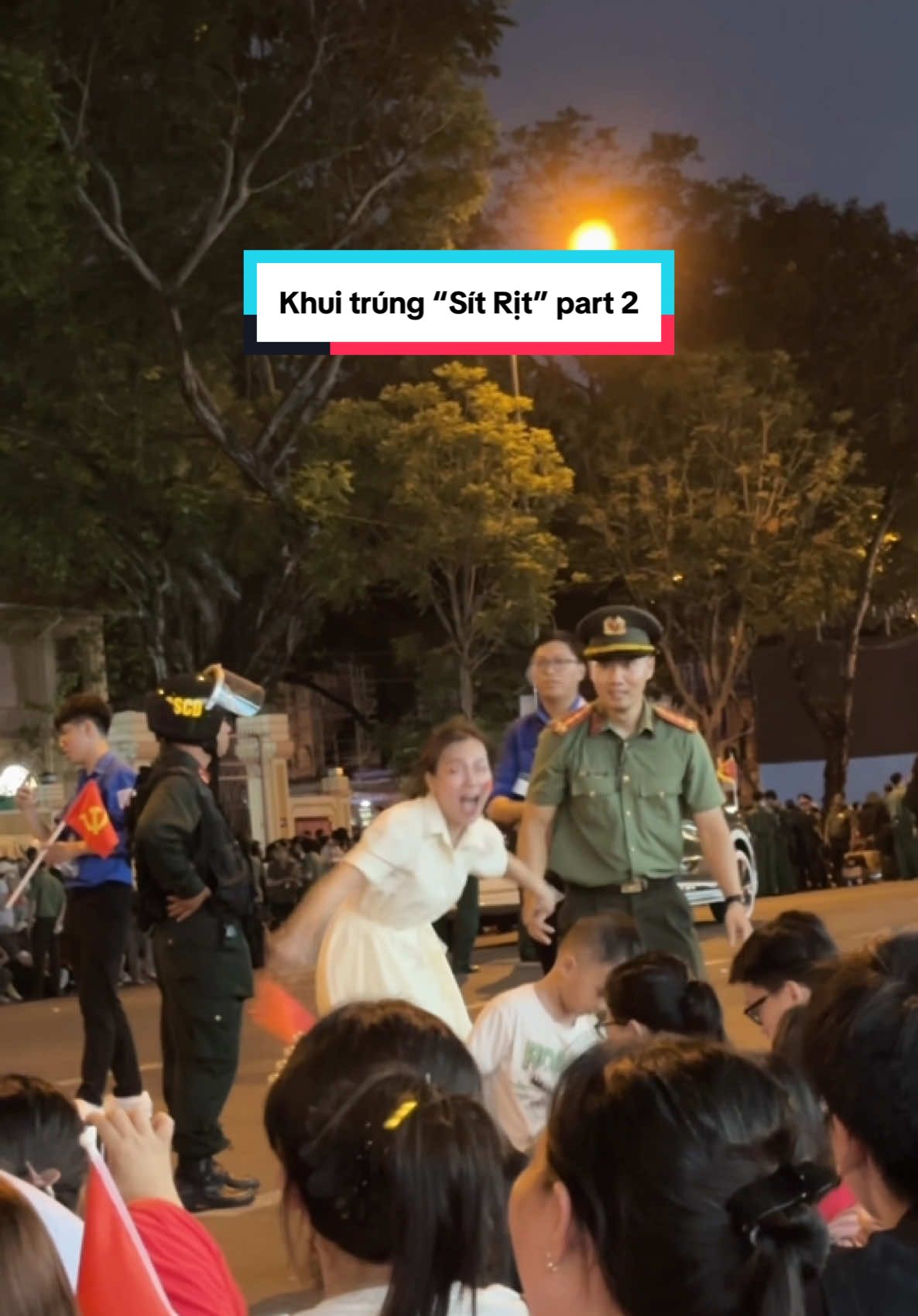 Dẫn ảnh về ra mắt ba má luôn mấy bà ơi 😆 #soduyetdieubinh #50namgiaiphongmiennnam🇻🇳 #30thang4 #thongnhatdatnuoc #quandoinhandanvietnam #congannhandanvietnam👮‍♀️ 