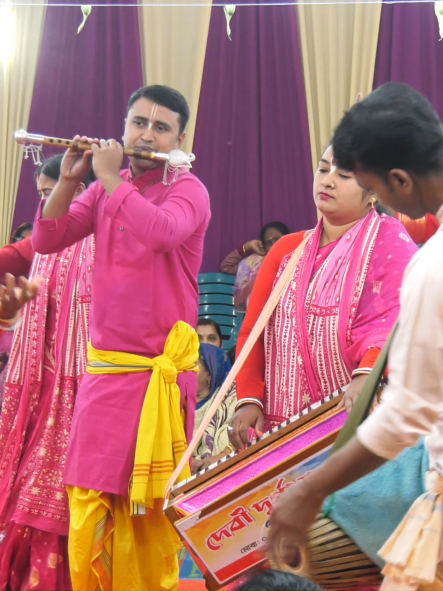 হরে কৃষ্ণ এক নাম কীর্তন দেবদেবী সম্প্রদায় #হরেকৃষ্ণ