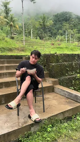 Selamat sore semuanya 👋🏼🙋🏻 kecuali kaum-kaum yang beli gorengan 5 dibayarnya cuma 3 