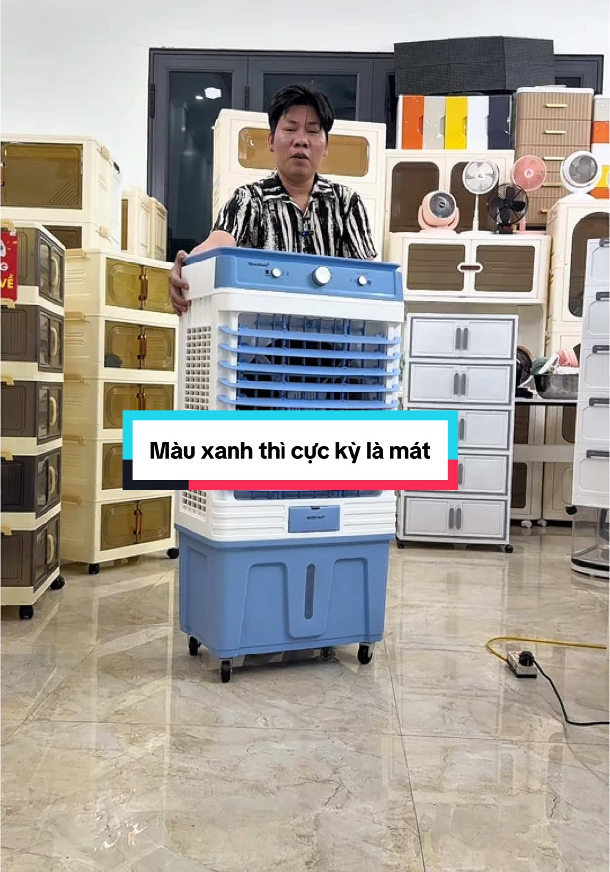 Màu xanh cực kỳ là mát#reviewgiadung99 #quattichdienmini #quatdieuhoa #quathoinuoc #quatphunsuong 