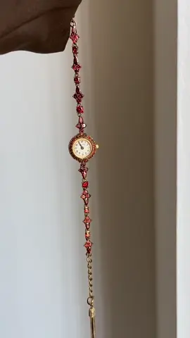 ✨💕🌷⌚️#womenwatch #simplewatch #wristwatch #vintagewatch #vintagefashion #tiktokmademebuyit #fypp 