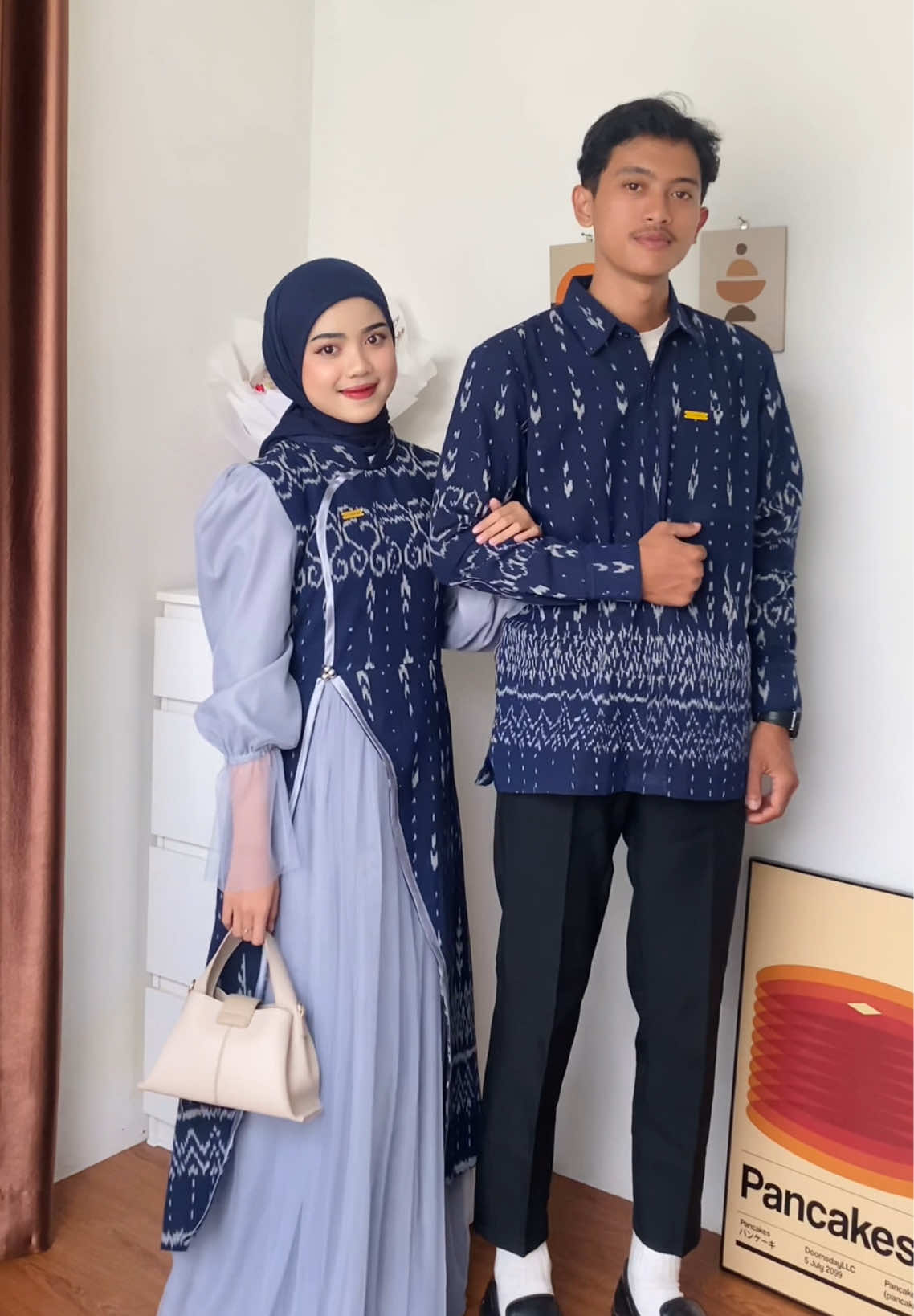 Outfit couple @catalinatenun 🤍 #outfitcouple #batikcouple #tenun 