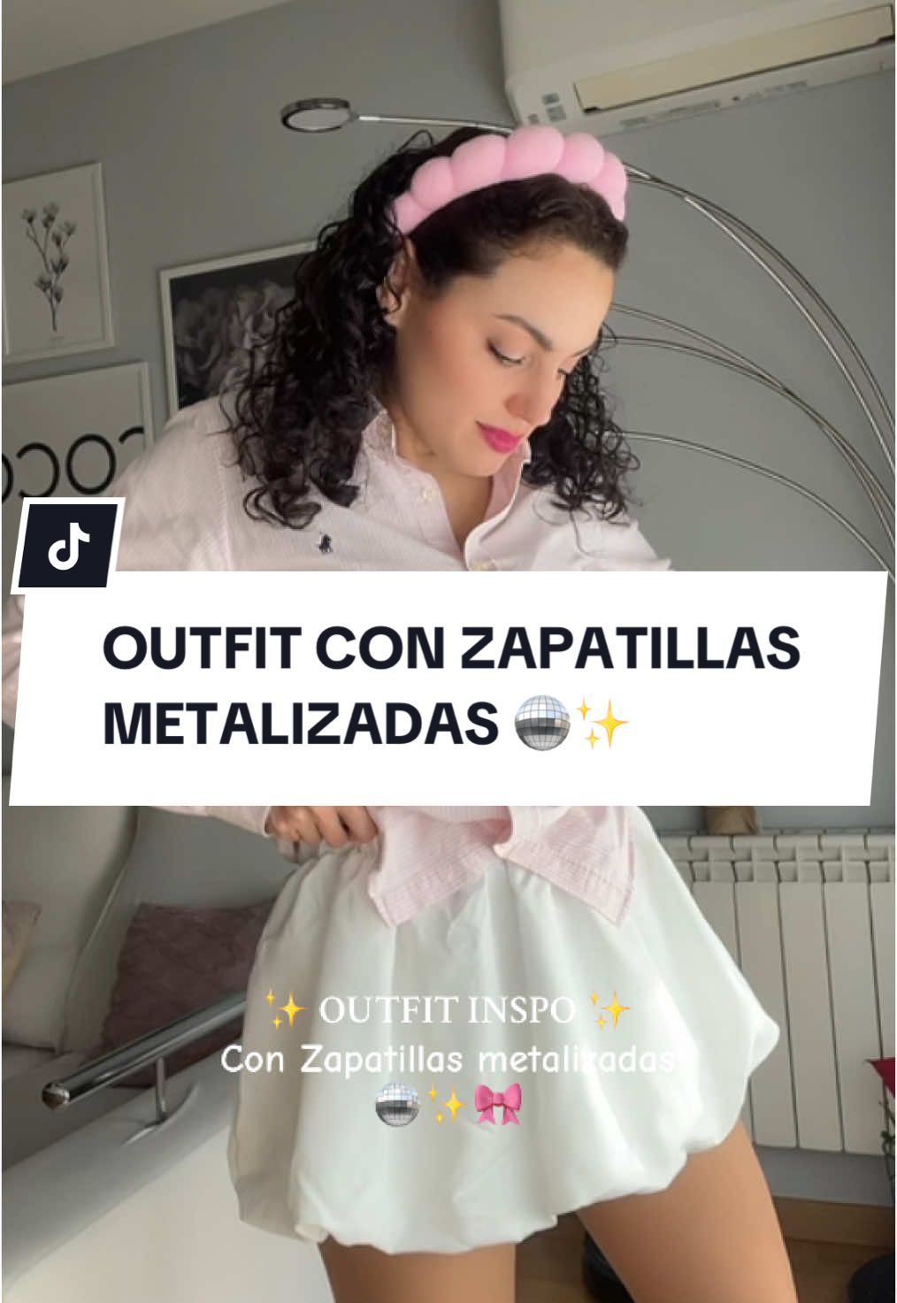 Amé el look de hoy en estos tonos amigas 🤍💗 Necesitaba estrenar las zapatillas metailazadas, ¿Os gusta como las he combinado? 🎀✨ Espero que os encante y os sirva de inspiración. Besitos grandes mis reinas ⭐️💗😚 #outfitinspo #zapatillasmetalizadas 