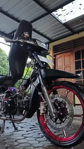 rutinitas sabtu sore , elek mbok bene . penting dikumbah 🥸 #kazegank #kazegank🤙 #kazeblackmamba🥸 #fypシ #jogjastyle #kawasakikazer115🇯🇵❤🏴‍☠️ #kawasakikazer👊 