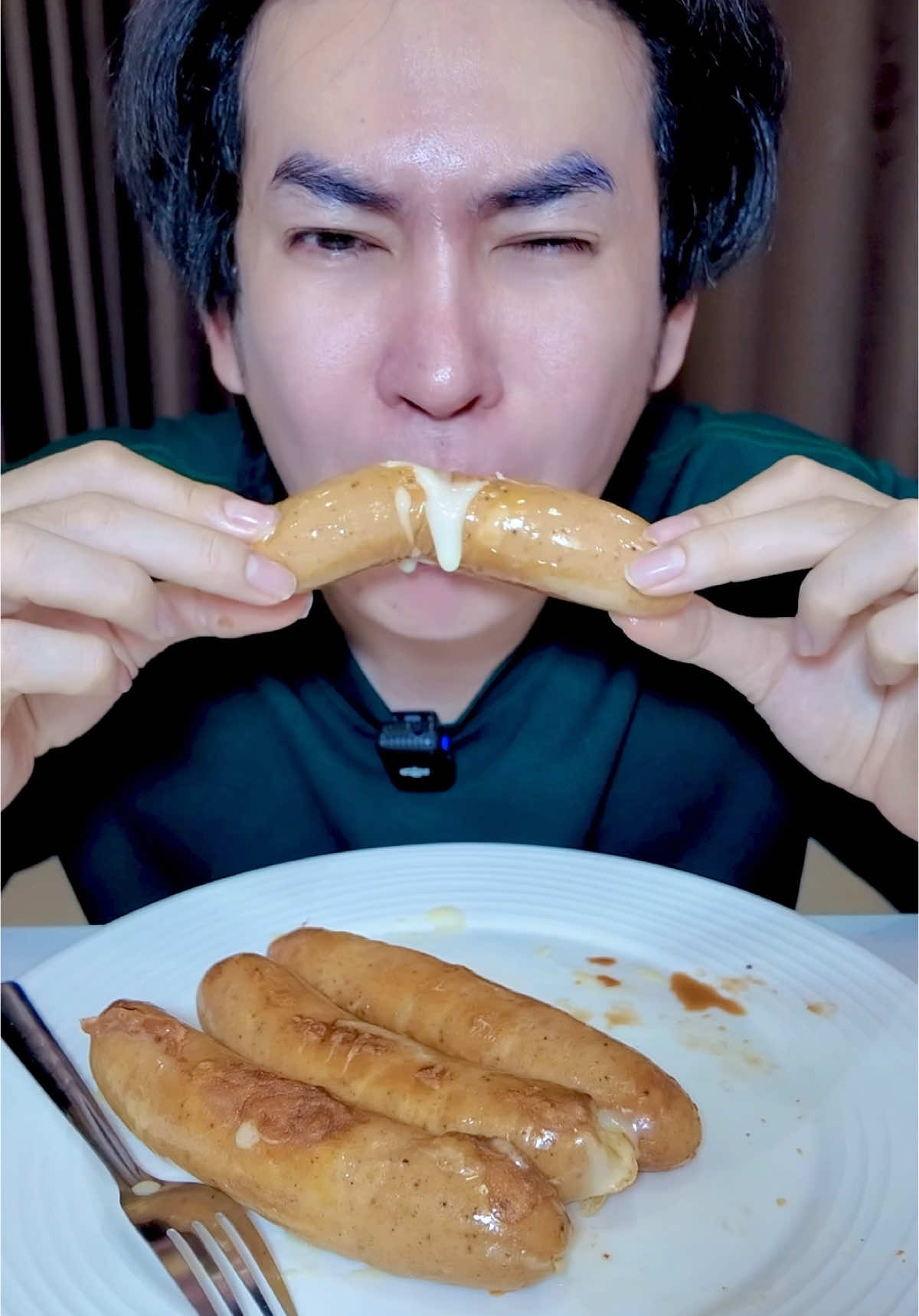 ไส้กรอกชีสพุ่ง ได้ลองกินแล้วครับ ##พี่เสือมาแล้ว##กินกับtiktok