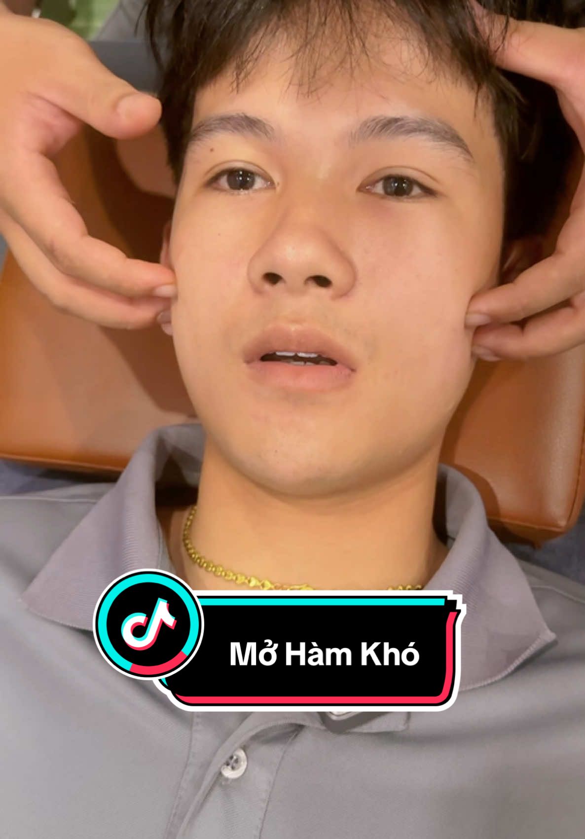 Nắn chỉnh cho bạn nam mở hàm khó khăn, đau đớn và ăn uống mở không được!😇 #vuchiro #doanhuyvu #tacdongcotsong #asmr #hue #roiloankhopthaiduongham #chiropractic 