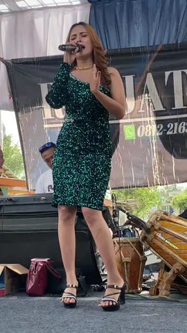 Biduan cantik lagi nich #gerengsengkeun #dangdutkoplo2022 #radjataentertainment #indraradjata #fyp #biduanhoot #biduanhoot #dangduttiktok #dangdutviral #dangdutgarut #hiburanviral #dangduttop 