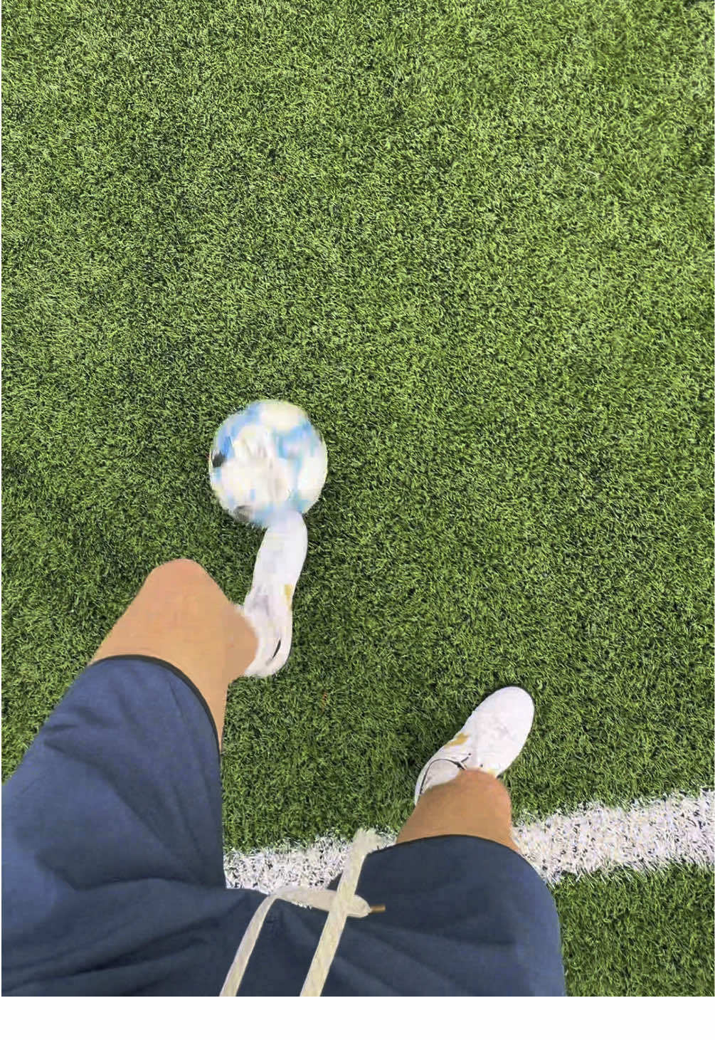 Simple movement to hold on to the ball 🙏⚽️ #pisada #moves #fut 