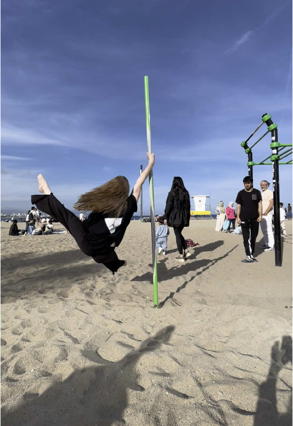 When in Barcelona 🧡 #barca #barcelona #beachvibes #calisthenics #pole 