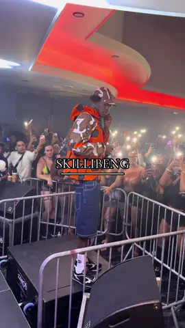 SKILLIBENG 🔥 @skillibeng  #dancehall #jamaica #pourtoii #skillibeng #skillibengmusic #hellotiktok #tik_tok #paris #show #confuciusculture #boomjam  