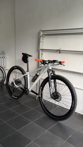 senyaman itu main mtb🤤#fypシ゚viral #gacorrr🔥 #xco #sepeda #mtb #dominate #axc #gasdor