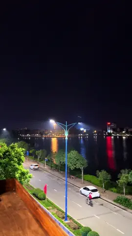 Ngồi đây ngắm nhìn Hồ Bạch Đằng ai đã từng đạp vịt ở đây r chắc cũng 2 con r . Tất cả là kỷ niệm đẹp trong tôi 😚#xhhhhhhhhhh #yfpシ #nhạchay #34haiduong #cuốituầnvuivẻ 