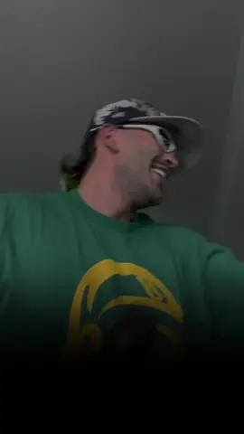 ¿Cómo le digo que me gusta, si no quiero dejar de verla? #fyp #letrasdecanciones🎧🎶 #feid #queputas #colombia #parati 