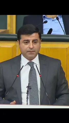 Selahattin Demirtaş #demirtaşaözgürlük❤️✌️💚 #selhatindemirtaş #selobaşkan✌️💚☀️❤️ #kürt #kurdistan 