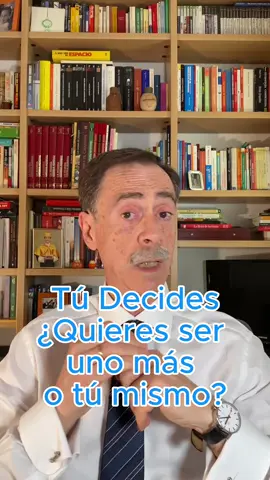 ¿Quieres ser uno más o tú mismo? Tú decides.  Si alguna vez te has sentido solo por pensar diferente, este video es para ti. A veces, seguir tu propio camino puede ser incómodo, pero es el precio de vivir con autenticidad. ¿Te atreves a ser tú mismo? 💭 #Reflexión #CrecimientoPersonal #pensardiferente #SerTúMismo #CriterioPropio #Autenticidad #Reflexión#PensarDiferente #CrecimientoPersonal #FuerzaInterior #SoledadElegida #Valentía
