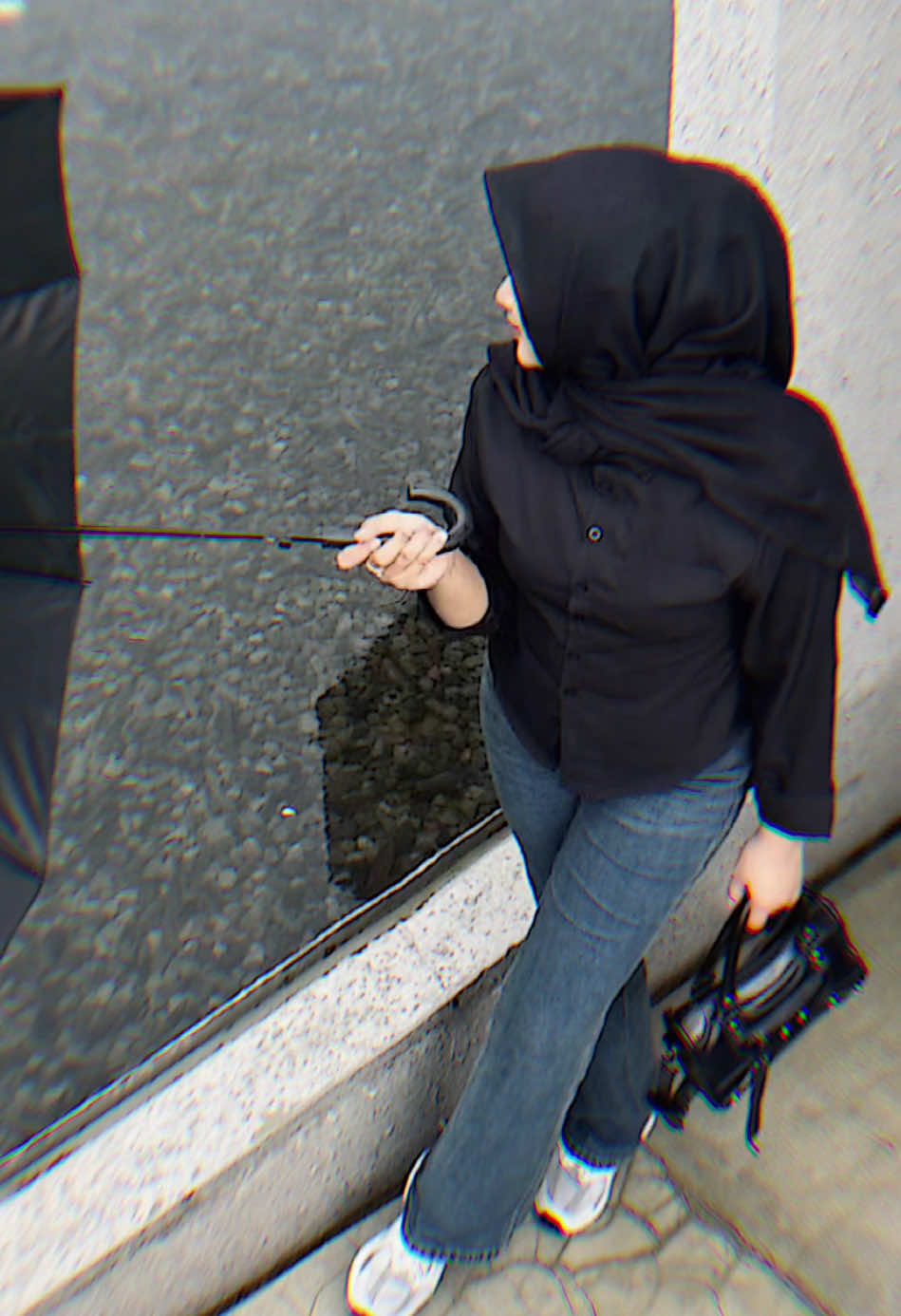 Inspirasi ootd simple buat jalan bareng bestie✨ #kemejawanita #cutbrayjeans #outfitinspo #OOTD 