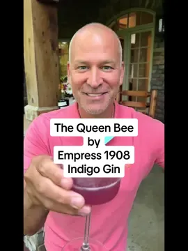A new fav gin cocktail by Empress 1908.  Fresh honeycomb  1oz fresh squeezed lemon juice  1oz honey lavender syrup  2oz Empress 1908 Indigo Gin Shake Serve Garnish Enjoy 🌸