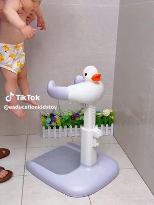 Meet our Duck-Shaped Baby Bath Helper: Safe, fun, and comfy for your baby.