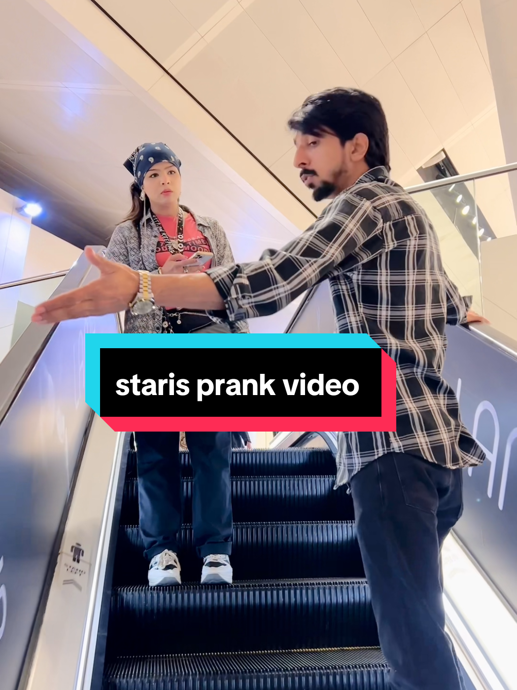 staris prank video with cute girl reaction 🤣 #entertainment #rj_nazim_official #siasi_shoorli #funnyvideo #prankvideo #🤣 
